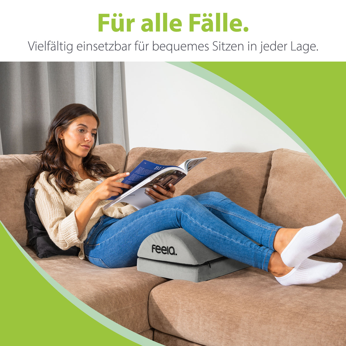 Zufriedene Kundin mit feela. Fußstütze im Homeoffice